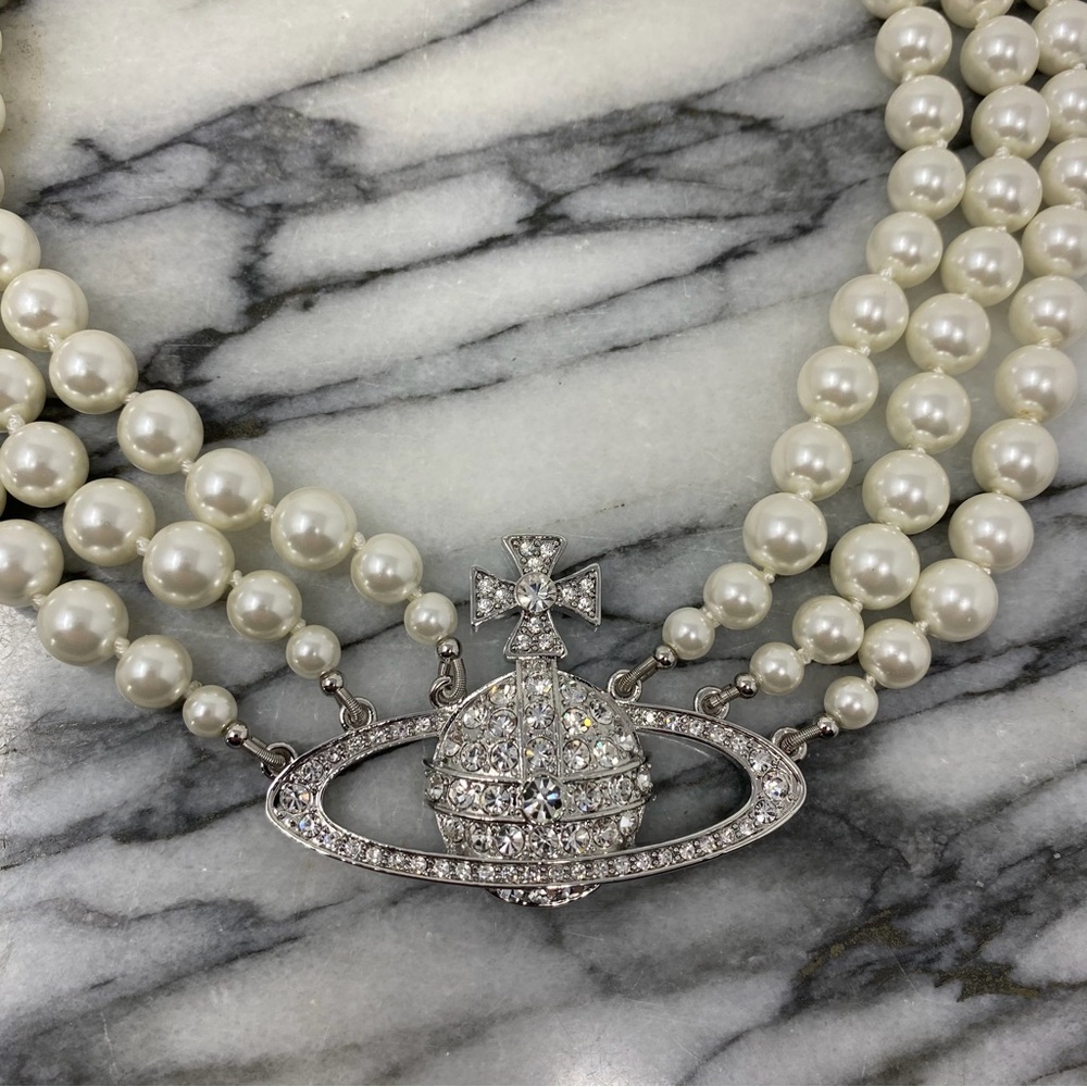 VIVIENNE WESTWOOD THREE ROW PEARL BAS RELIEF CHOKER - Picture 1 of 5